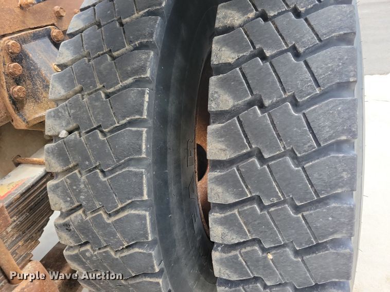 image for item LD9010 1989 Ford Aeromax L9000 semi truck