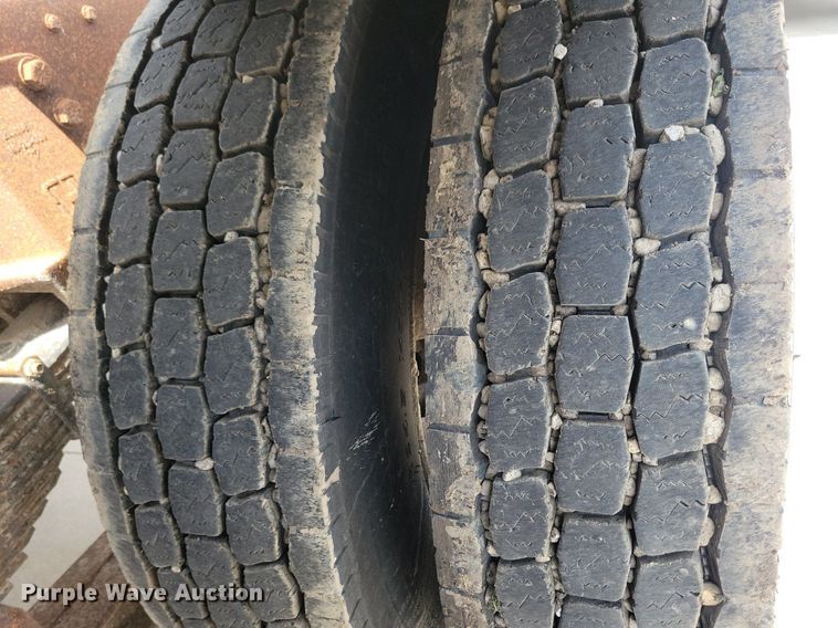 image for item LD9010 1989 Ford Aeromax L9000 semi truck