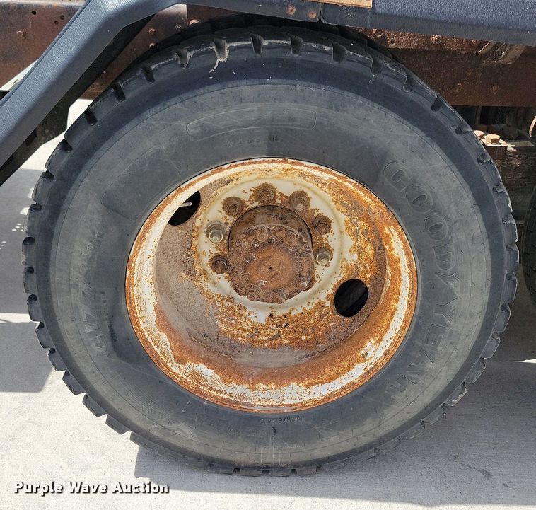 image for item LD9010 1989 Ford Aeromax L9000 semi truck