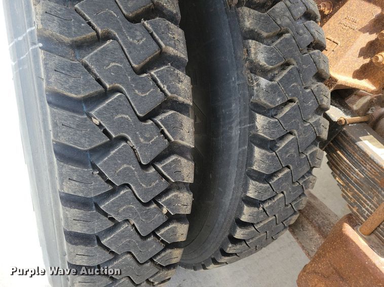 image for item LD9010 1989 Ford Aeromax L9000 semi truck