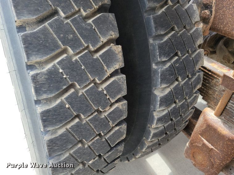 image for item LD9010 1989 Ford Aeromax L9000 semi truck