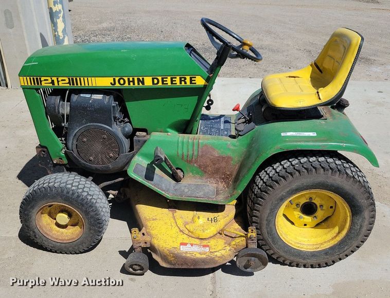 image for item LD9011 John Deere 212 lawn mower