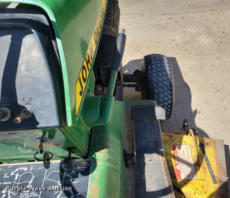 image for item LD9011 John Deere 212 lawn mower