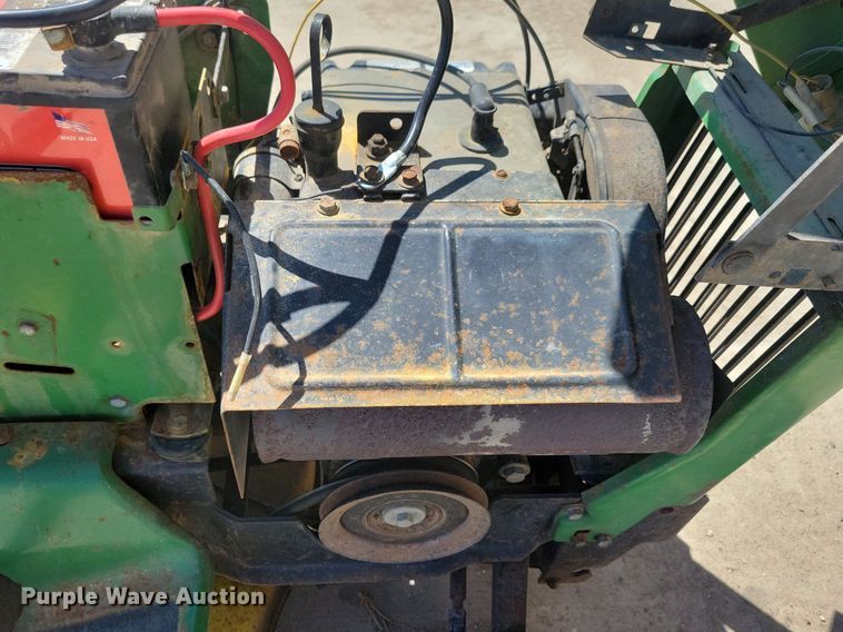 image for item LD9011 John Deere 212 lawn mower