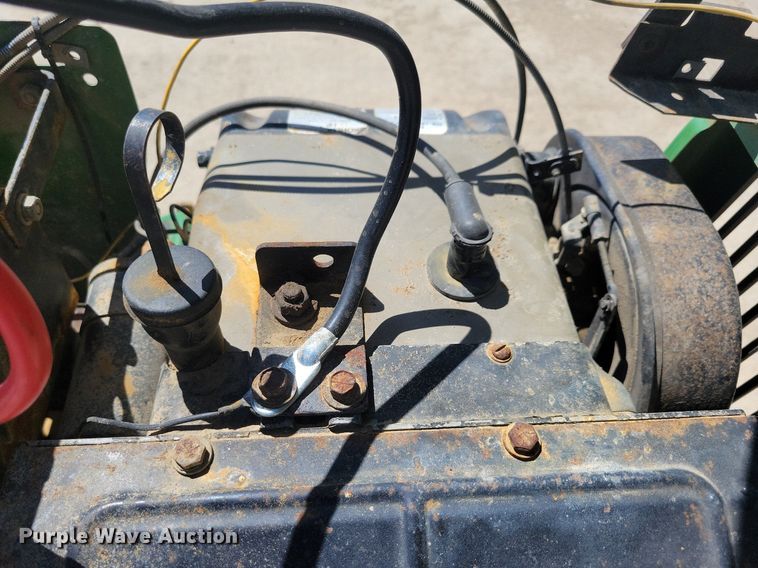 image for item LD9011 John Deere 212 lawn mower