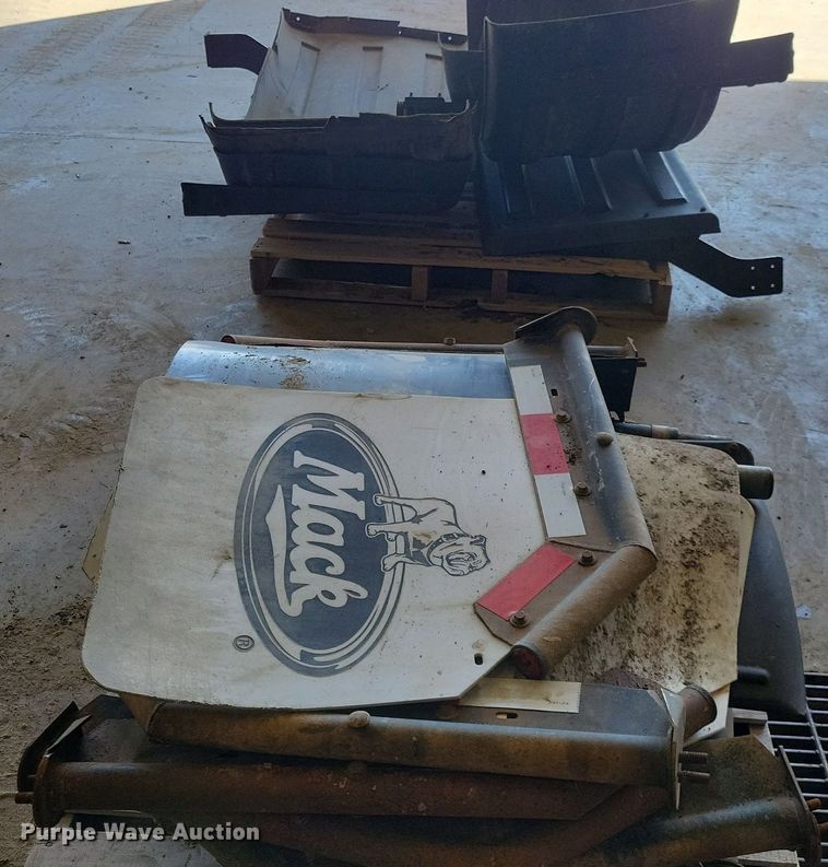 image for item LD9012 Truck and trailer parts