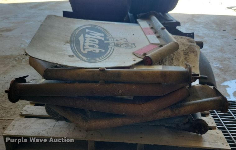 image for item LD9012 Truck and trailer parts