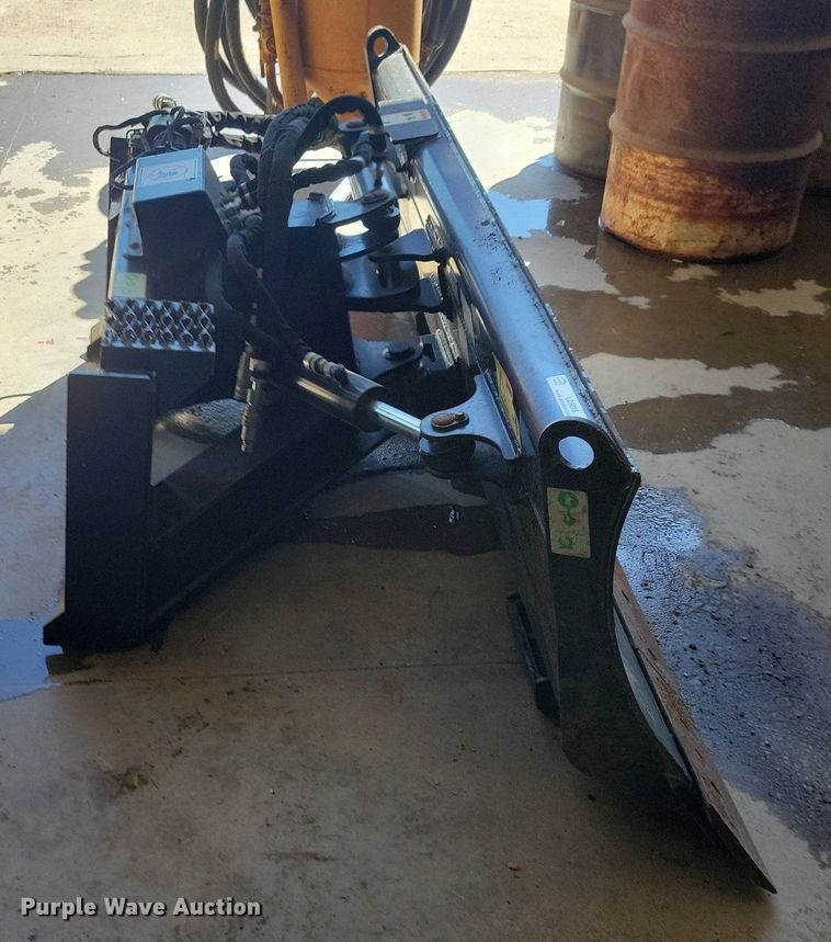 image for item LD9015 2011 Caterpillar  92