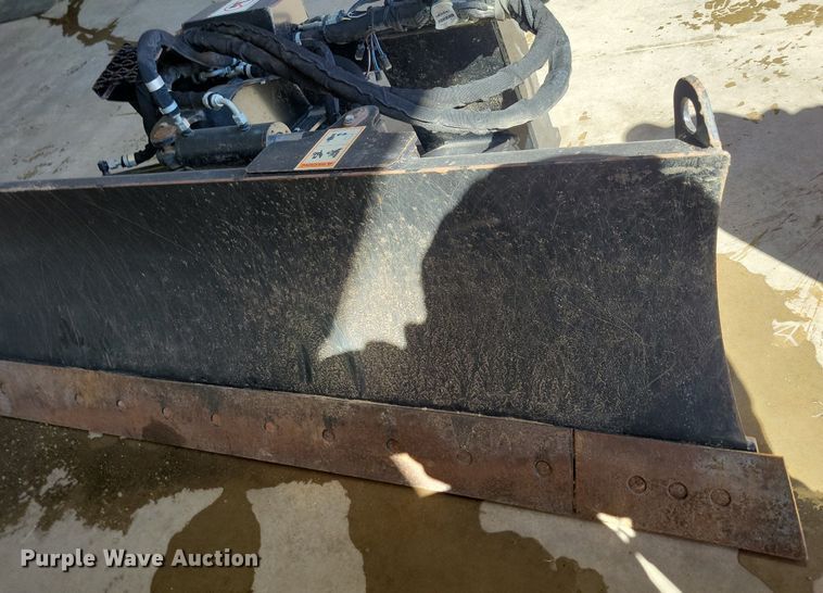 image for item LD9015 2011 Caterpillar  92