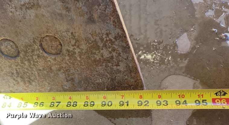 image for item LD9015 2011 Caterpillar  92