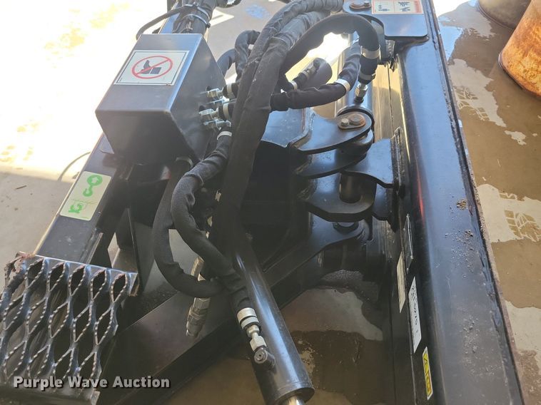 image for item LD9015 2011 Caterpillar  92