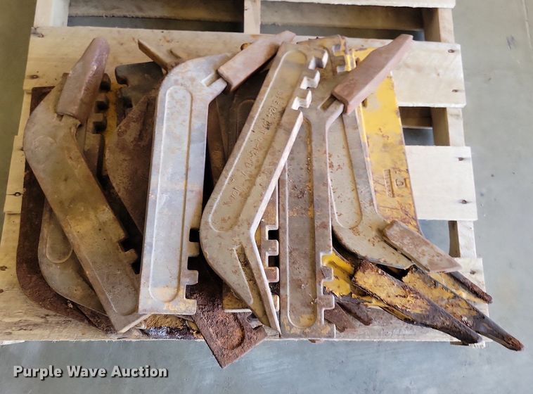 image for item LD9017 Motor grader parts