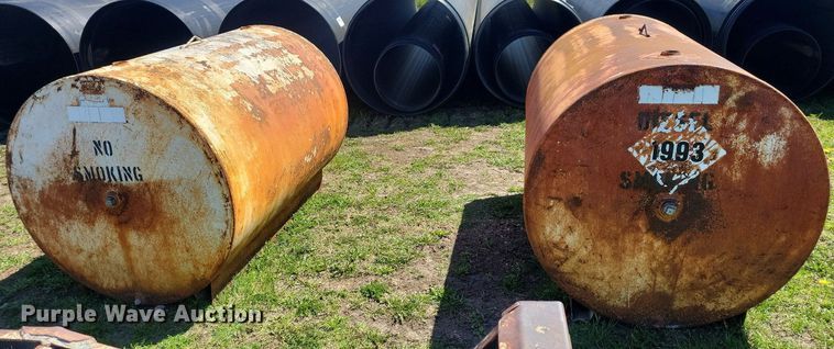 image for item LD9019 (2) fuel tanks