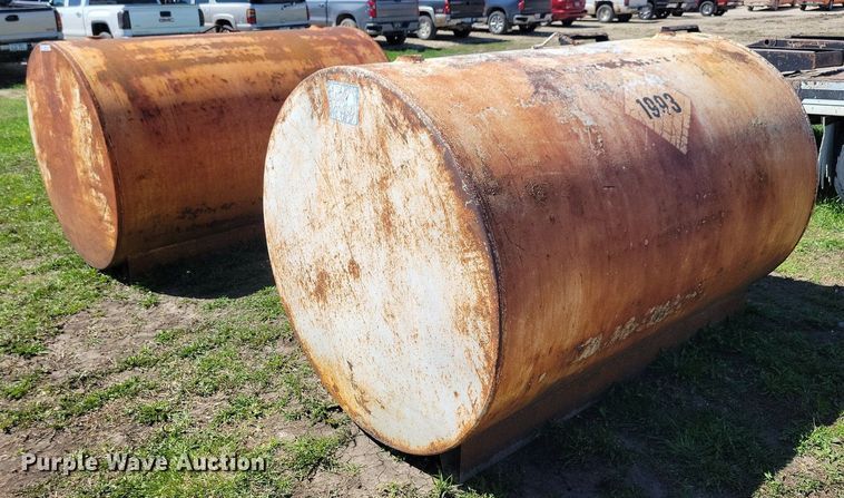 image for item LD9019 (2) fuel tanks