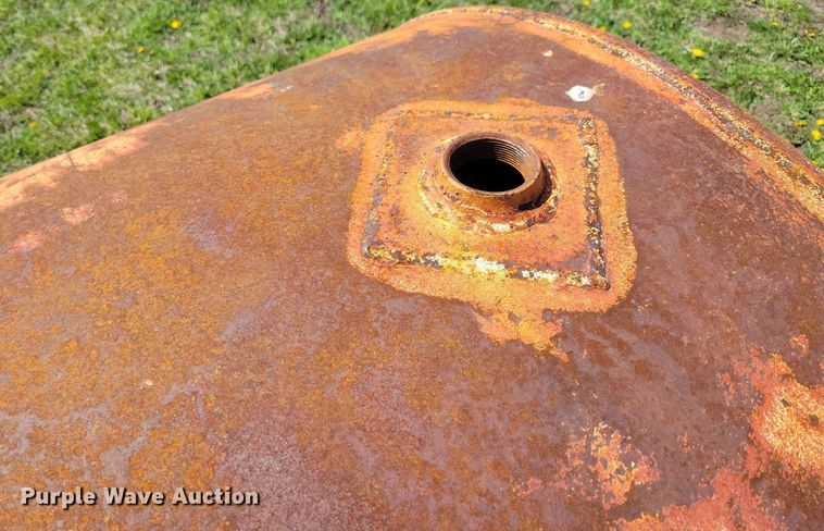 image for item LD9019 (2) fuel tanks