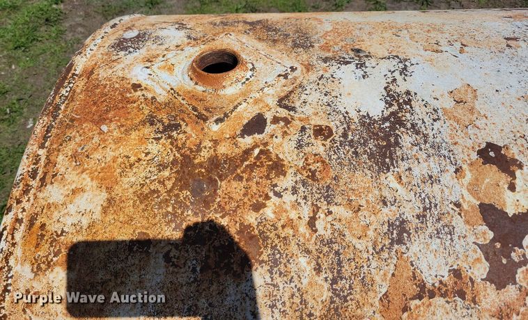 image for item LD9019 (2) fuel tanks