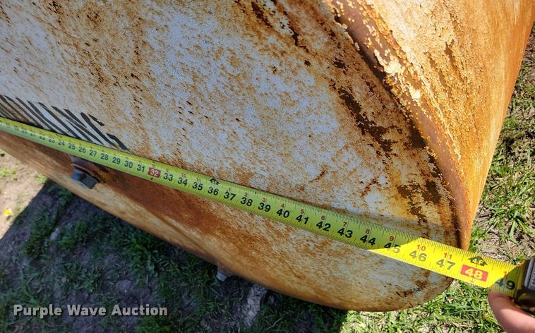 image for item LD9019 (2) fuel tanks