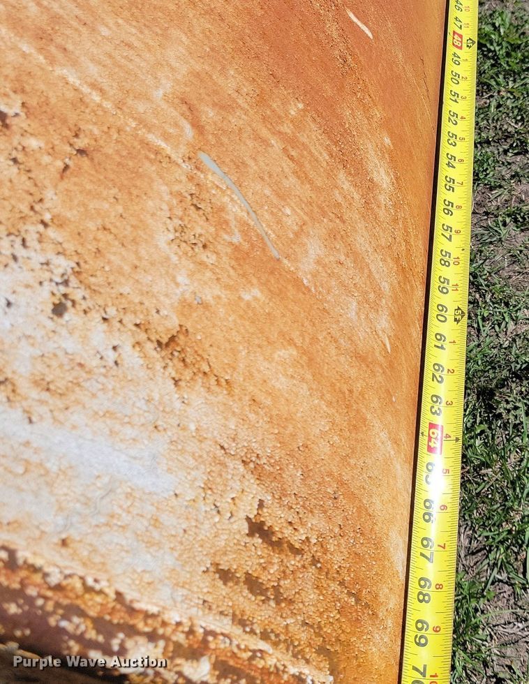 image for item LD9019 (2) fuel tanks