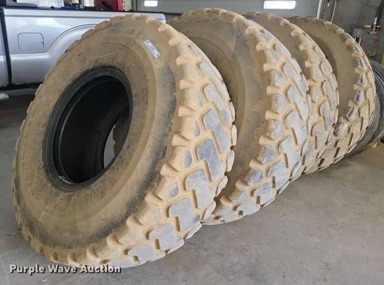 image for item LD9020 Tires and tracks