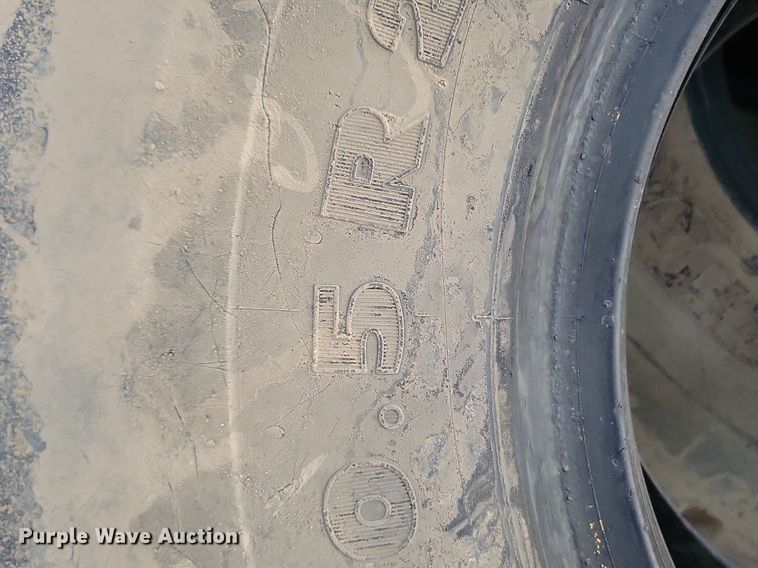 image for item LD9020 Tires and tracks