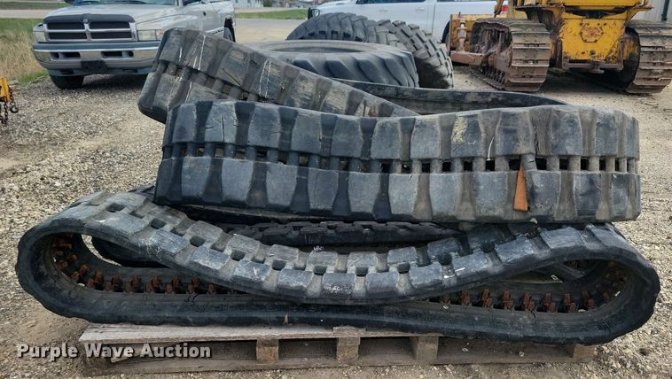 image for item LD9020 Tires and tracks