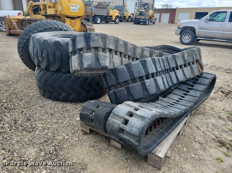 image for item LD9020 Tires and tracks