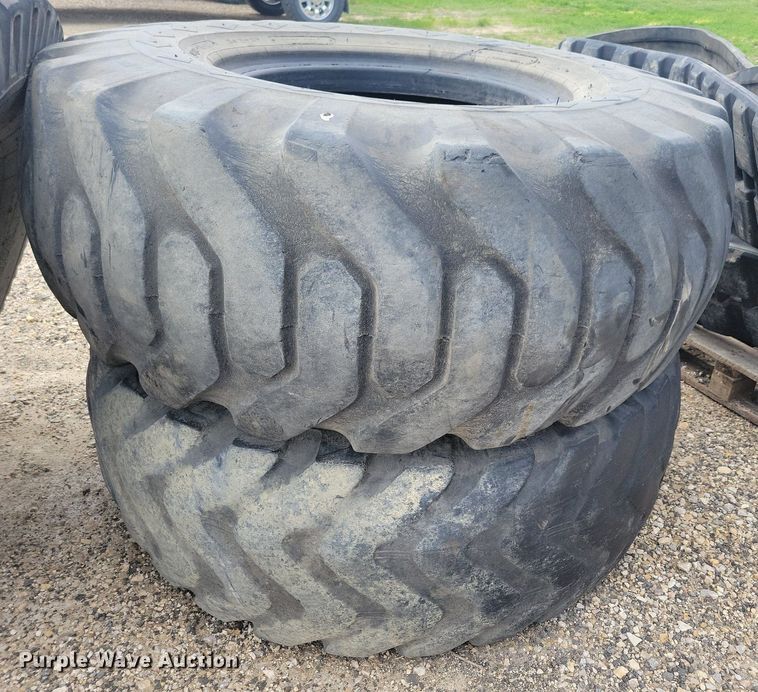 image for item LD9020 Tires and tracks