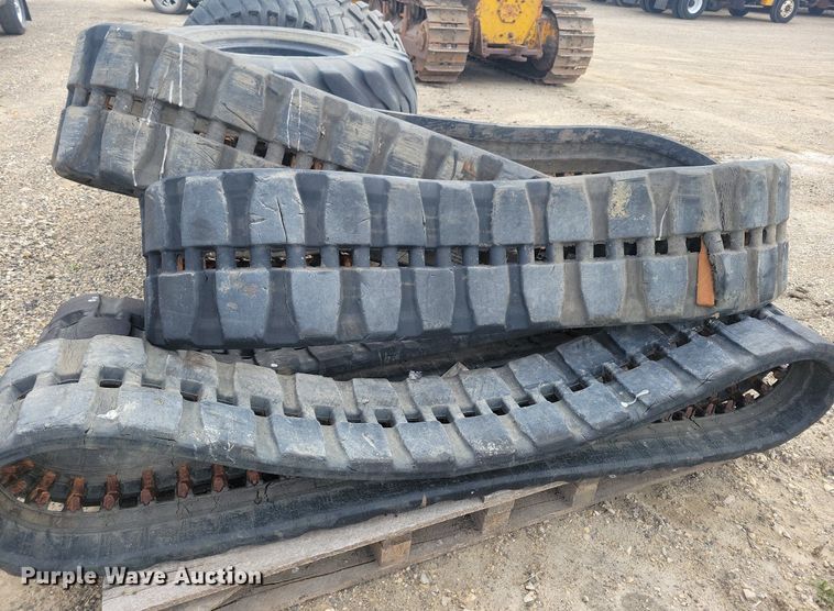 image for item LD9020 Tires and tracks