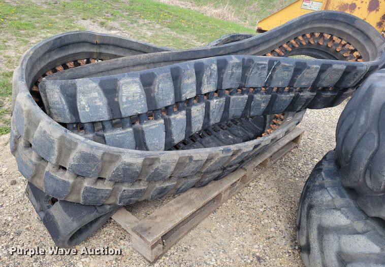 image for item LD9020 Tires and tracks