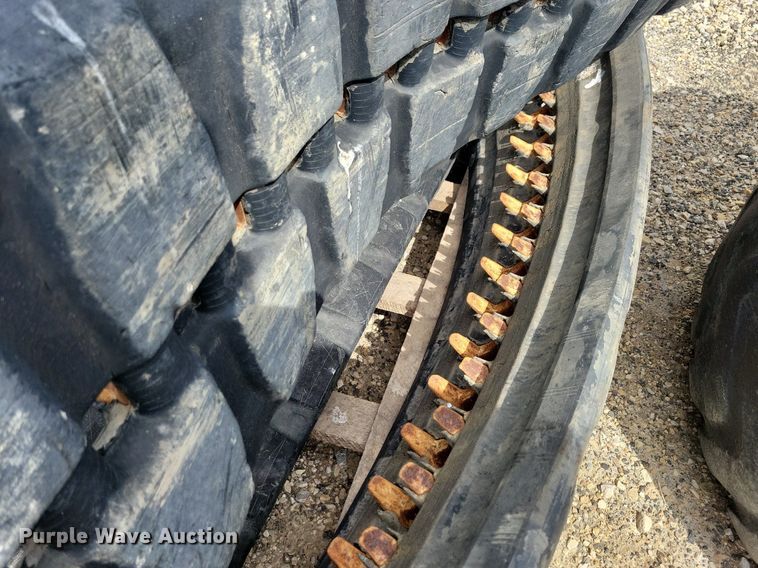 image for item LD9020 Tires and tracks