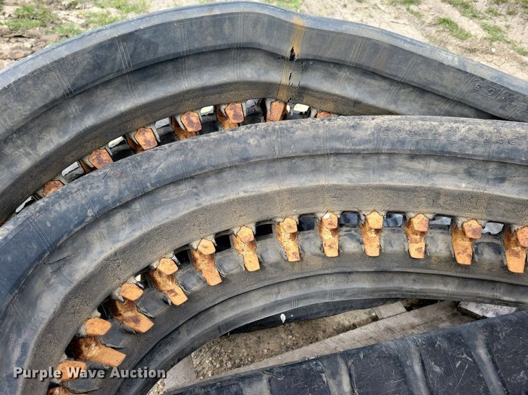 image for item LD9020 Tires and tracks