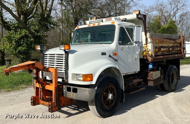 image for item LD9404 2000 International 4900 dump truck