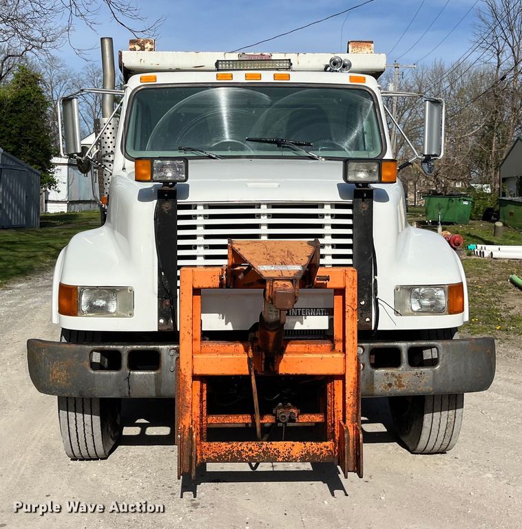 image for item LD9404 2000 International 4900 dump truck