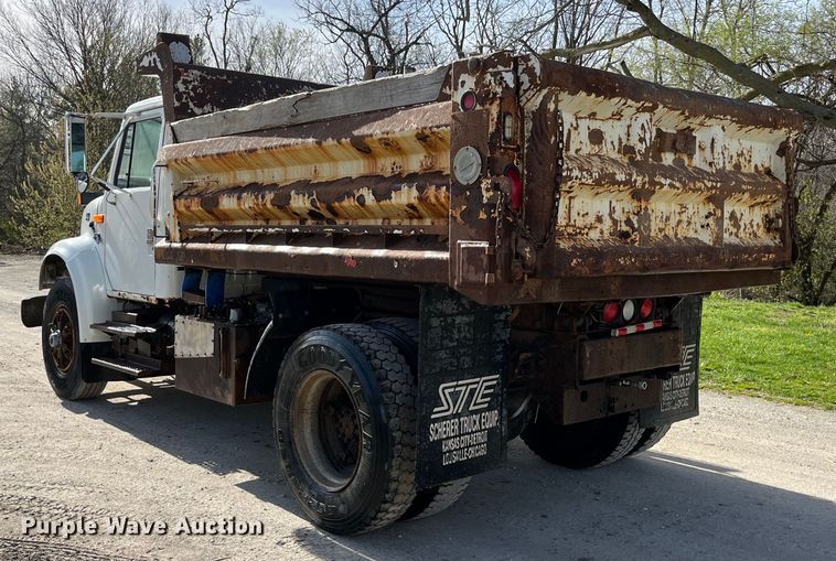 image for item LD9404 2000 International 4900 dump truck