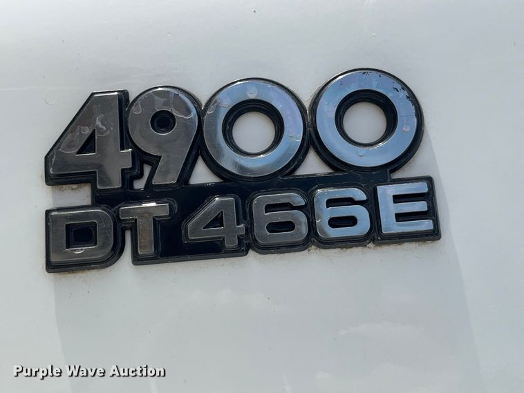 image for item LD9404 2000 International 4900 dump truck