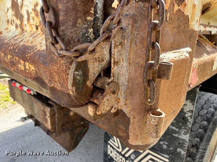 image for item LD9404 2000 International 4900 dump truck