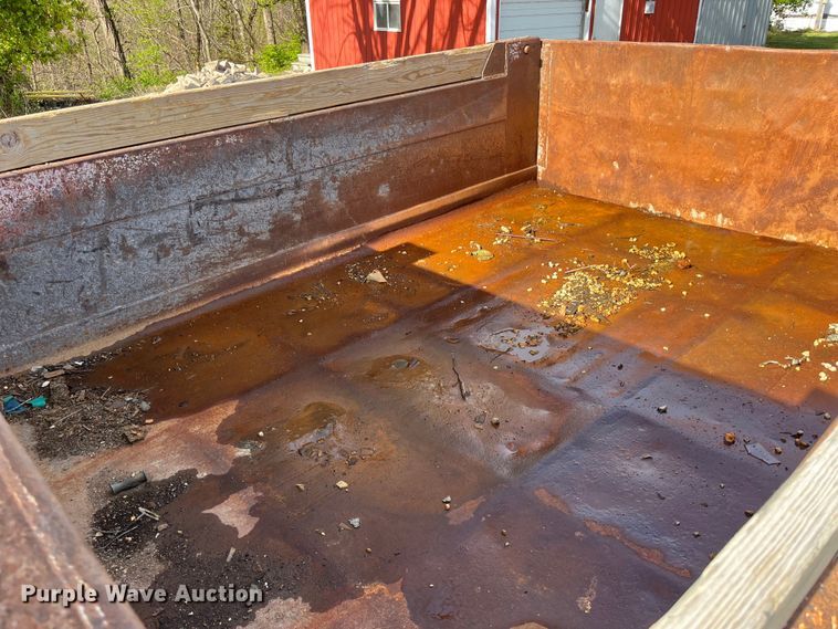 image for item LD9404 2000 International 4900 dump truck