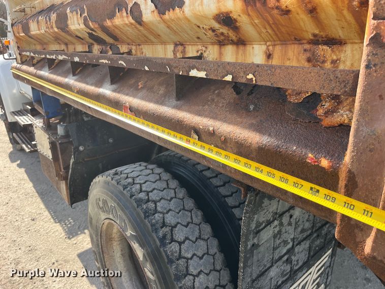 image for item LD9404 2000 International 4900 dump truck