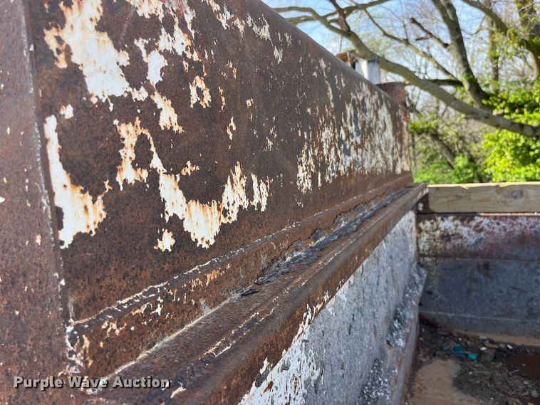 image for item LD9404 2000 International 4900 dump truck