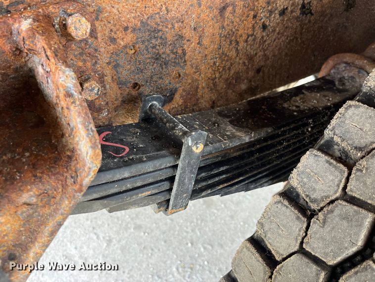 image for item LD9404 2000 International 4900 dump truck