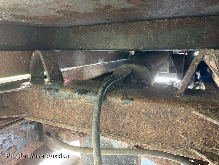 image for item LD9404 2000 International 4900 dump truck