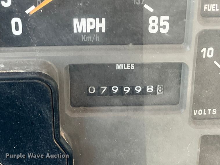 image for item LD9404 2000 International 4900 dump truck