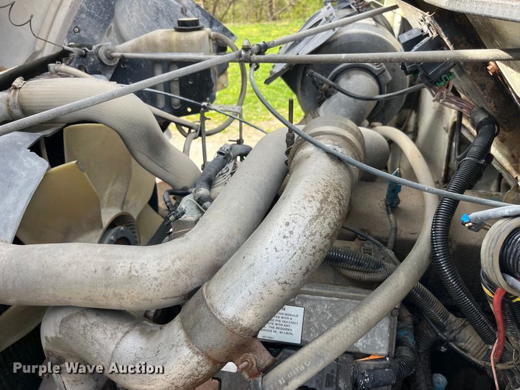 image for item LD9404 2000 International 4900 dump truck