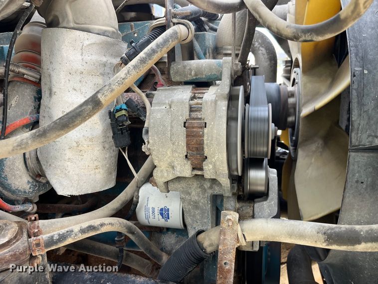 image for item LD9404 2000 International 4900 dump truck