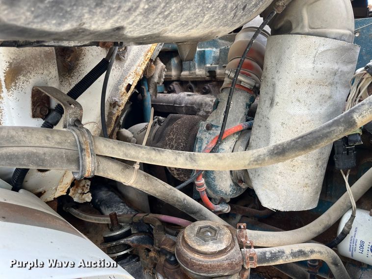 image for item LD9404 2000 International 4900 dump truck