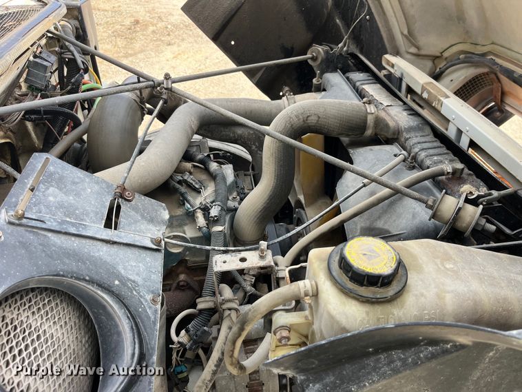 image for item LD9404 2000 International 4900 dump truck