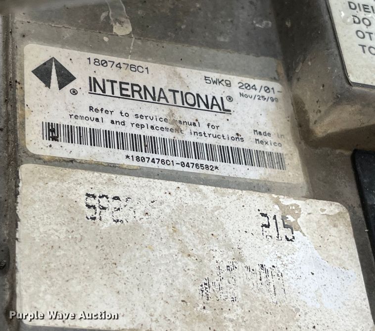 image for item LD9404 2000 International 4900 dump truck