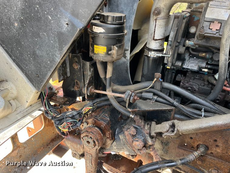 image for item LD9404 2000 International 4900 dump truck