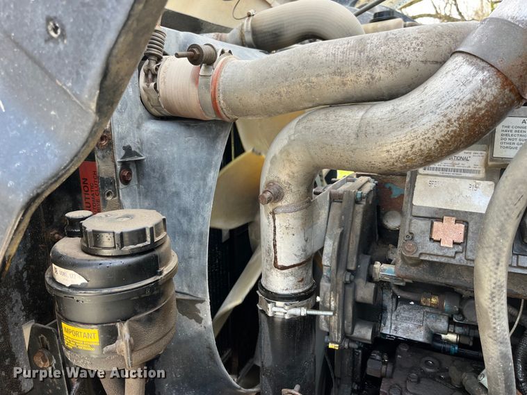 image for item LD9404 2000 International 4900 dump truck