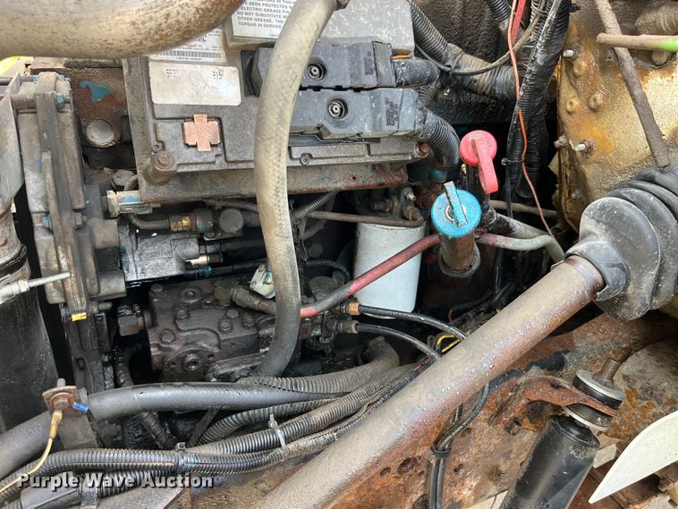 image for item LD9404 2000 International 4900 dump truck